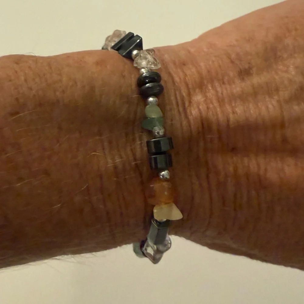 Gemstone Chip Handcrafted Natural Stone 7” Bracelet - Picture 2 of 4